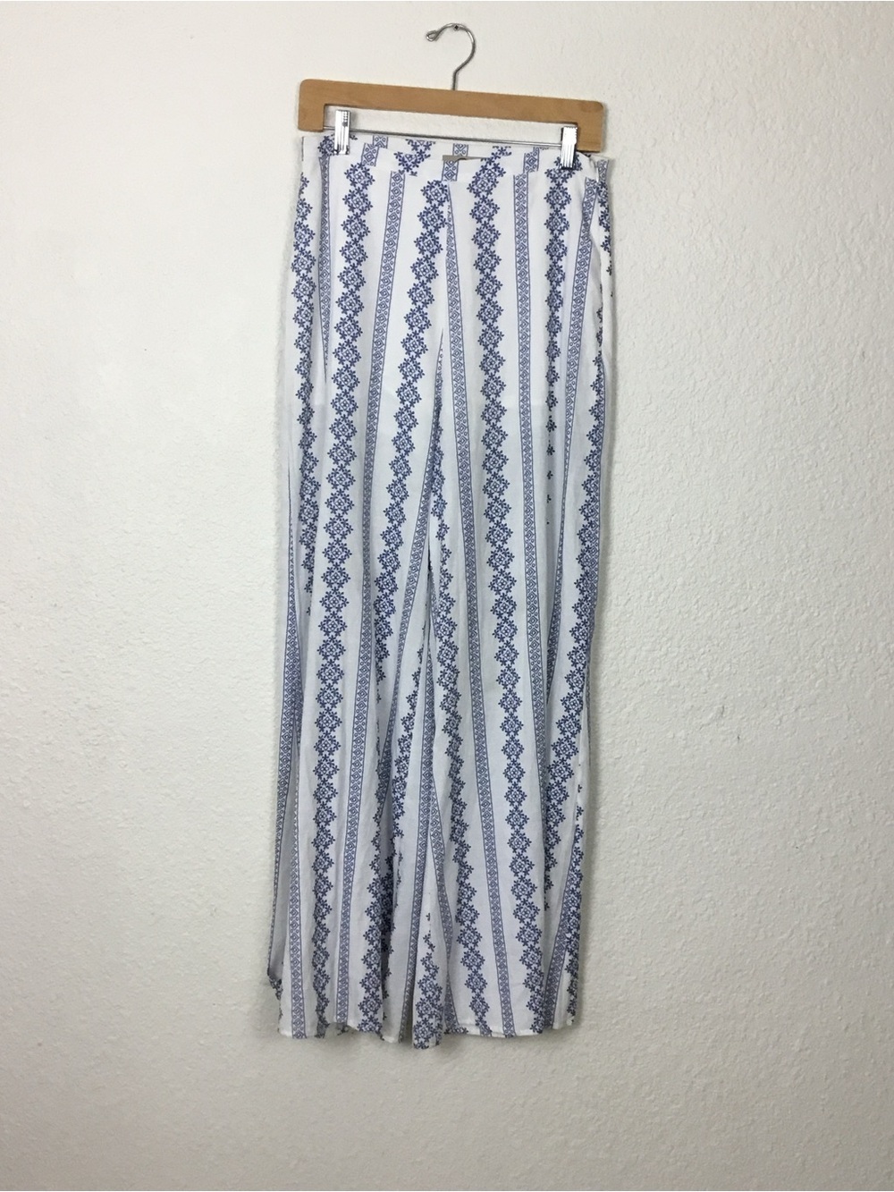 White Wide-Leg Pants with Blue Striped Embroidery